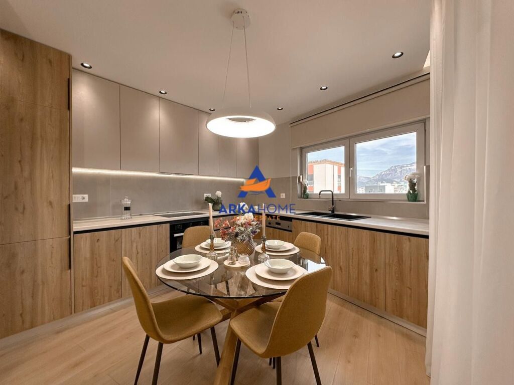 VENDESI APPARTAMENTO 2+1+BALCONE "TE ZOGU I ZI" 285.000 EURO