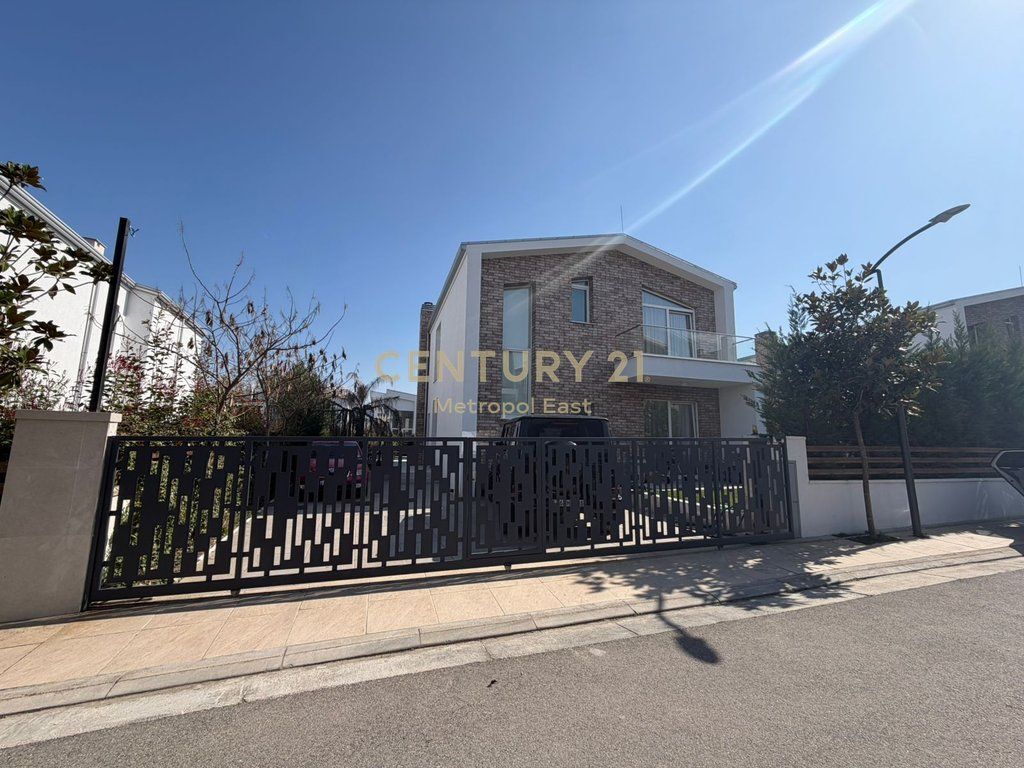 Vile luksoze me qira prane Teg