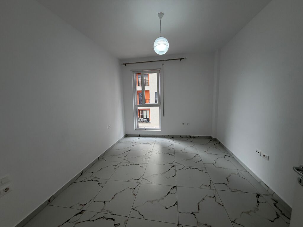 2+1, partially furnished, Don Bosko near the administrative court, 600 euros