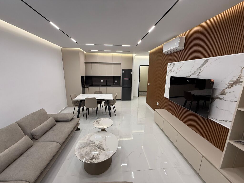 Qera Apartament 1+1 + 🅿️ në Zogu i Zi