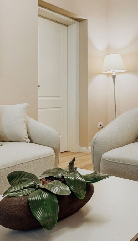 🏡 Apartament me qira 2+1 + garderobë në Qendër (krahu i Myslym Shyrit)