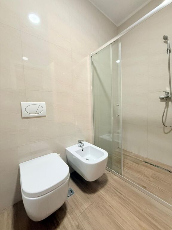 APARTAMENT 2+1 ME PARKIM PËR QIRA TEK DELIJORGJI