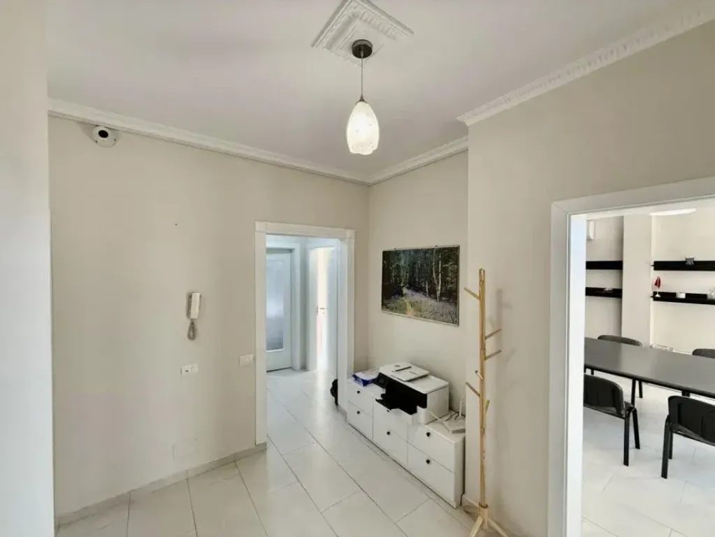 Entrance 3+1+2 for rent in Student City