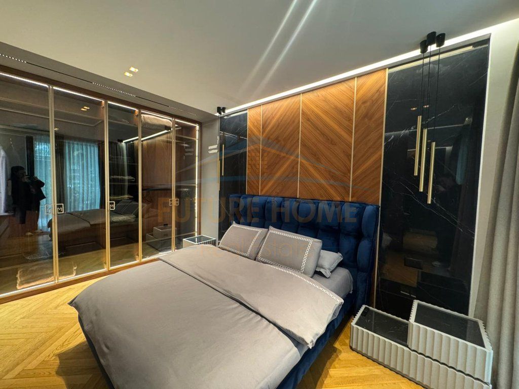 Shitet, Vilë e Bashkangjitur, "San Pietro Residence", Gjiri I Lalzit