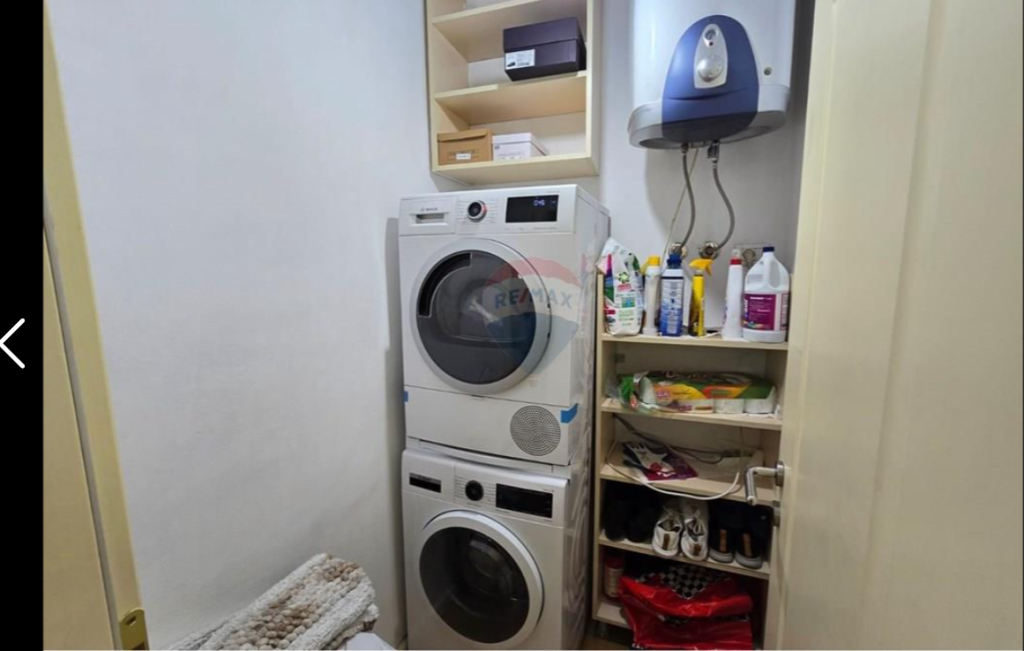 Apartament per shitje 2+1+2 tek Stacioni i Trenit