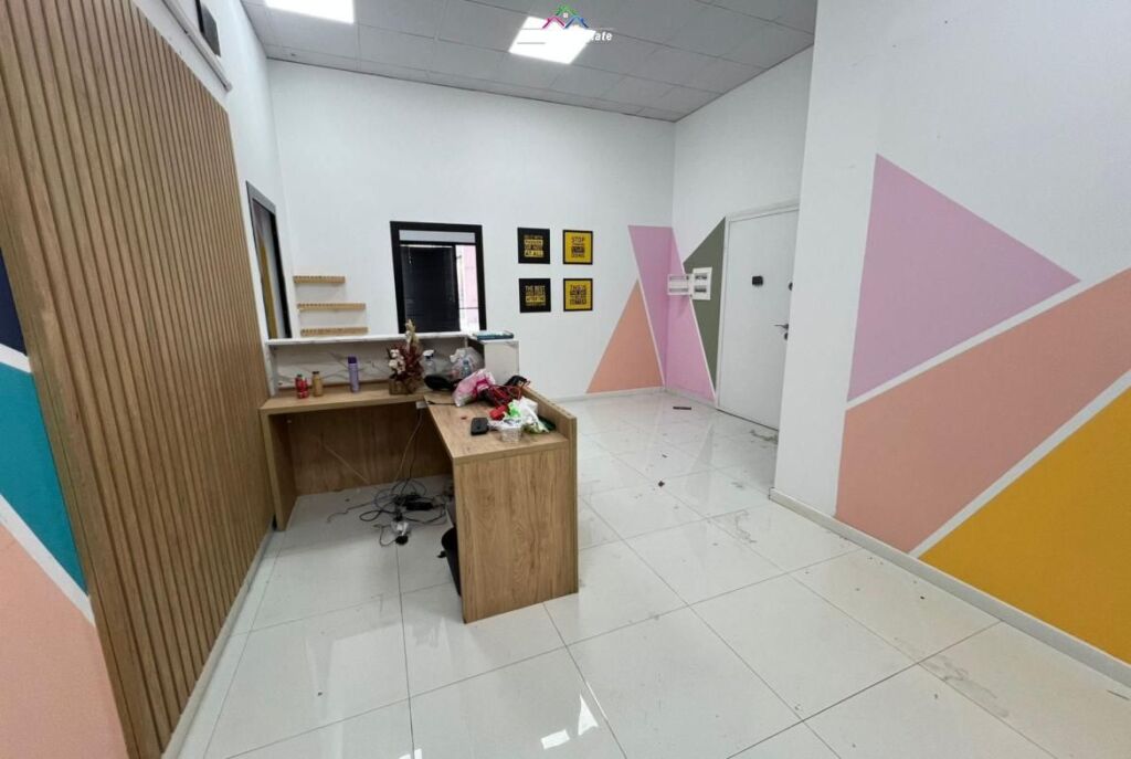 Ufficio in Affitto presso Farmacia 10 (ID BZ2881) Tirana