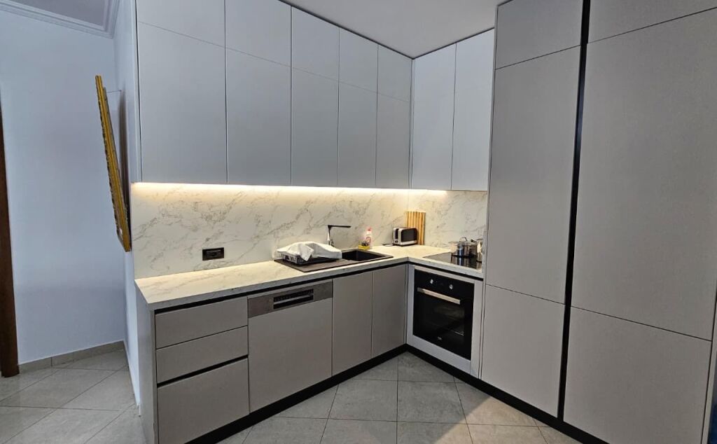 Apartament 1+1 per Qira, te Presidenca!