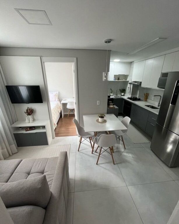 Jepet me qera apartament 1+1 i pabanuar me pare kompleks i ri tek shkolla bashkuar prane mjeksise prane QSUT prane pediatrise vendodhje perfekte!