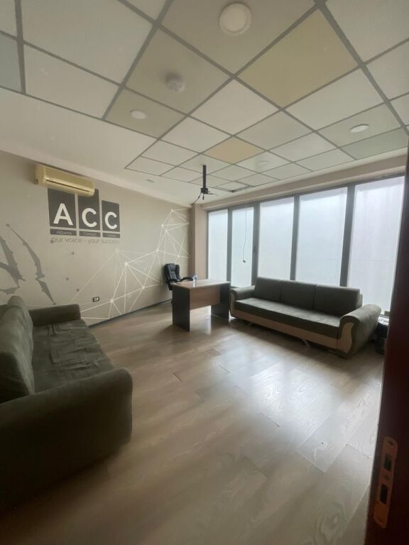 🏢 Locale Commerciale in Affitto vicino al Centro!