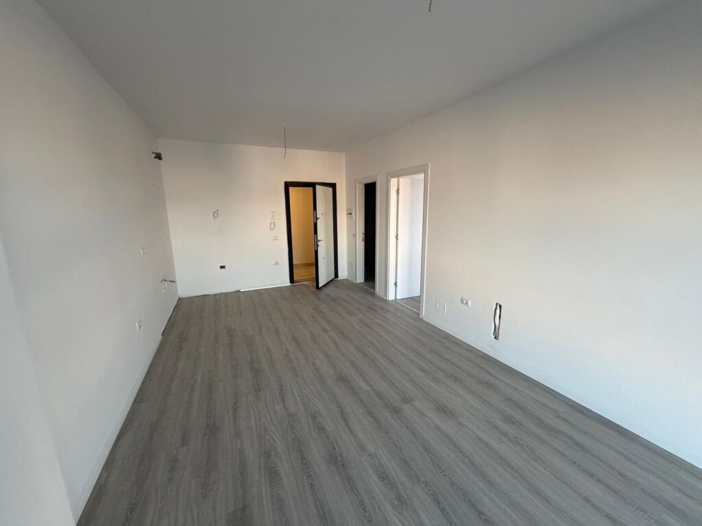 Apartment 1+1 for sale Paskuqan !