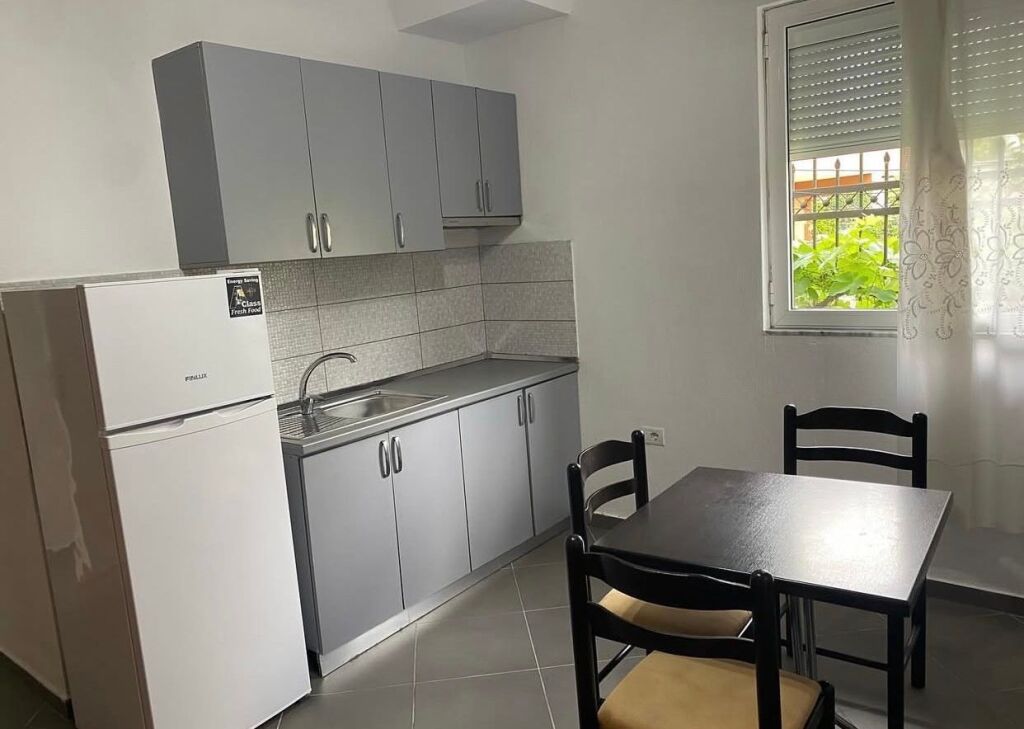 🏡 Studio apartment for rent above the Faculty of Economics, Tirana