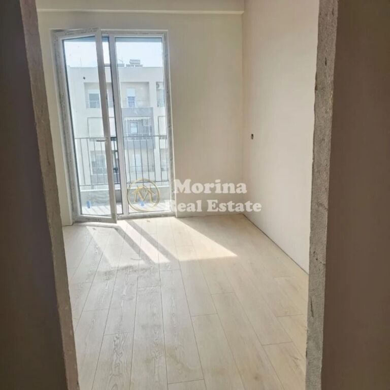 Rent | Apartment 2 + 1 | Commune of Paris | 800 €/month