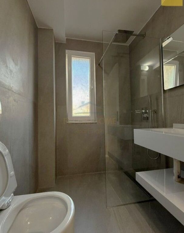 In vendita, Appartamento 1+1, Via Siri Kodra, Tirana