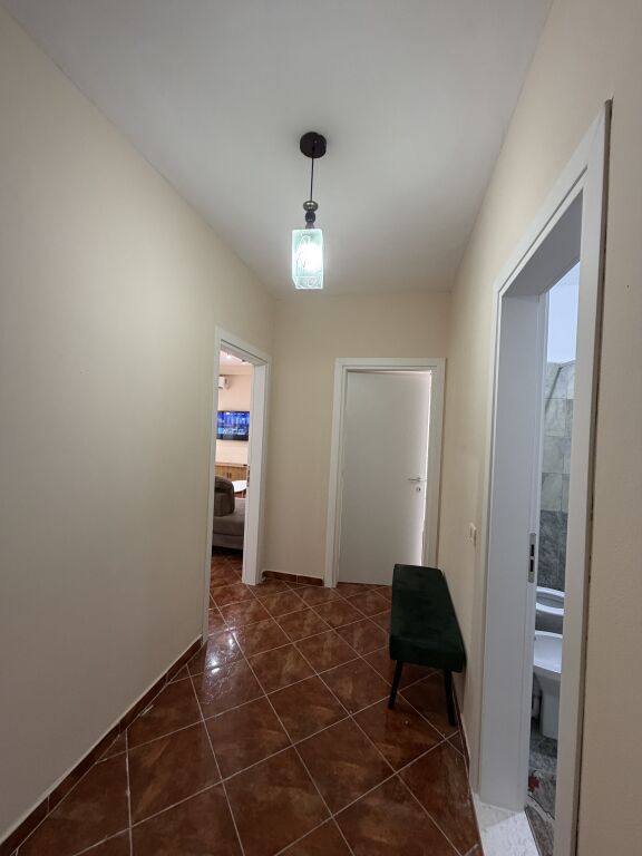 Shitet super apartament 1+1 tek Shkëmbi i Kavajës 🌊