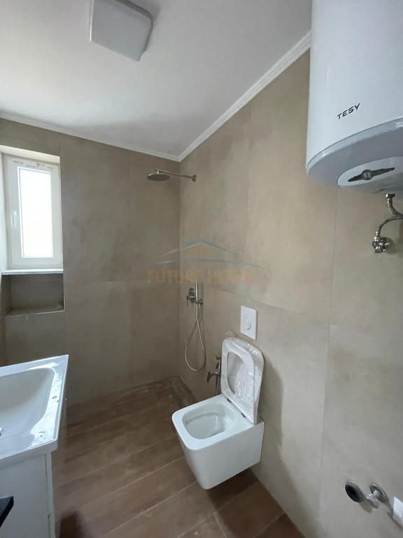 Shitet, Apartament 1+1+Garderobë, Tregu Elektrik , Tiranë.