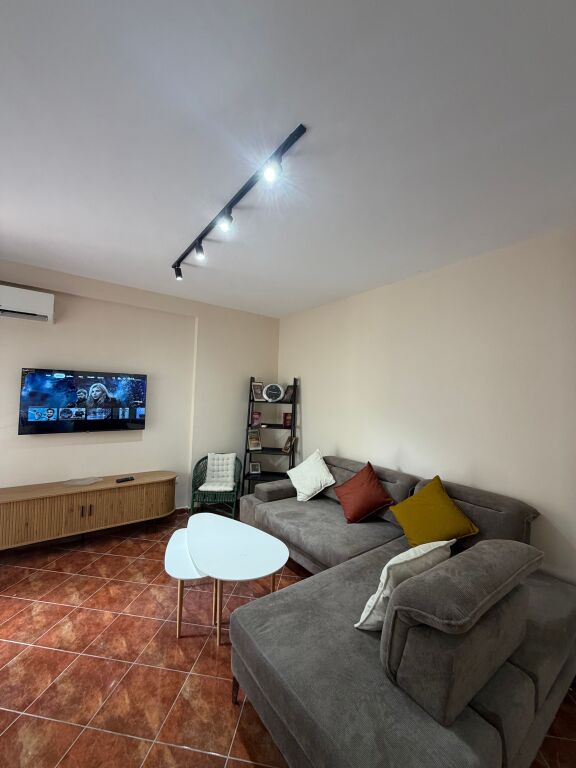 Shitet super apartament 1+1 tek Shkëmbi i Kavajës 🌊