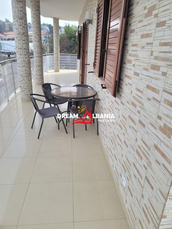 Jepet me qera kati i nje Vile 3 kateshe prane Vilave Amerikane ne Tirane (ID 4241083)
