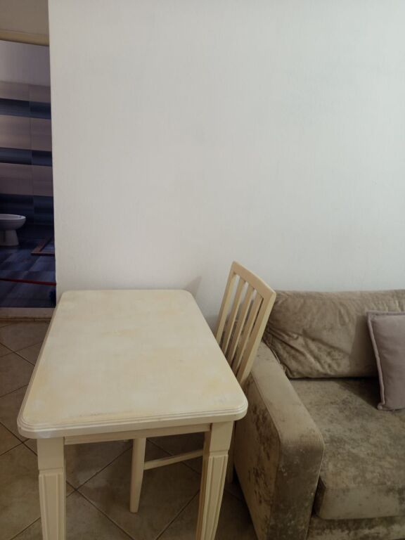 APARTAMENT 1+1. 28000 LEKE.RRUGA 5 MAJI.ODA BAR