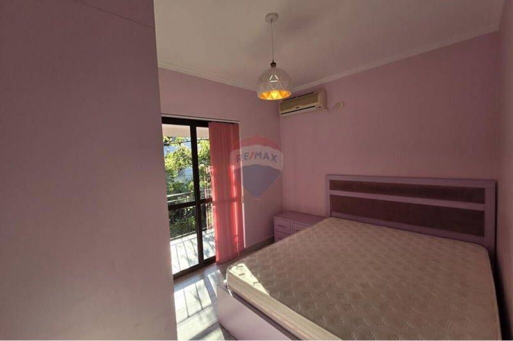 Vilë Tre Katëshe në Shitje në Golem