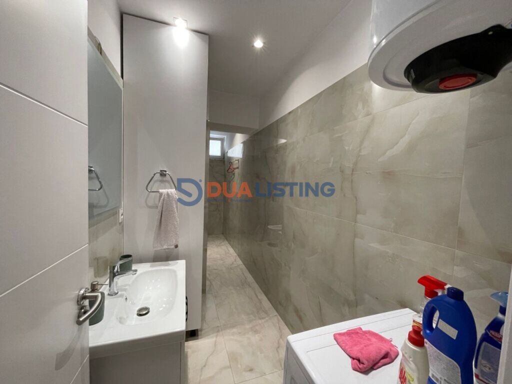 We rent a 2+1 apartment in the Brryli area.