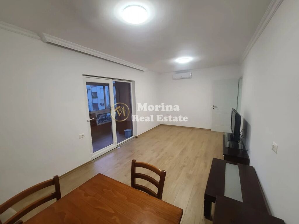Qera | Apartament 2 + 1 | Sheshi Skënderbej | 1200 €/muaj