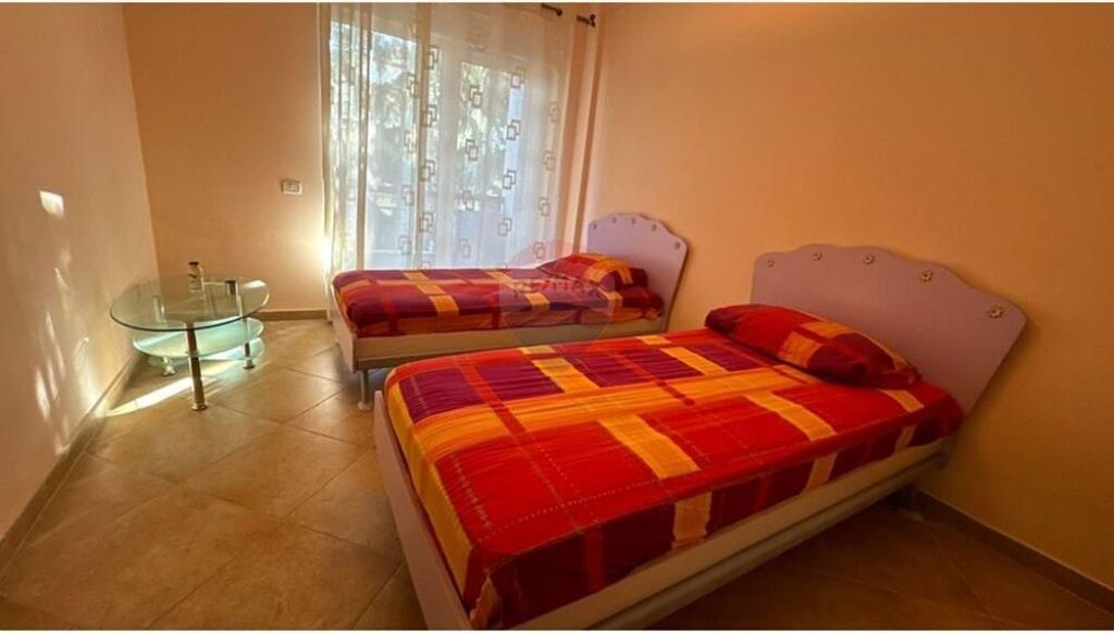 Apartament 2+1 me qira,Liqeni i Thate