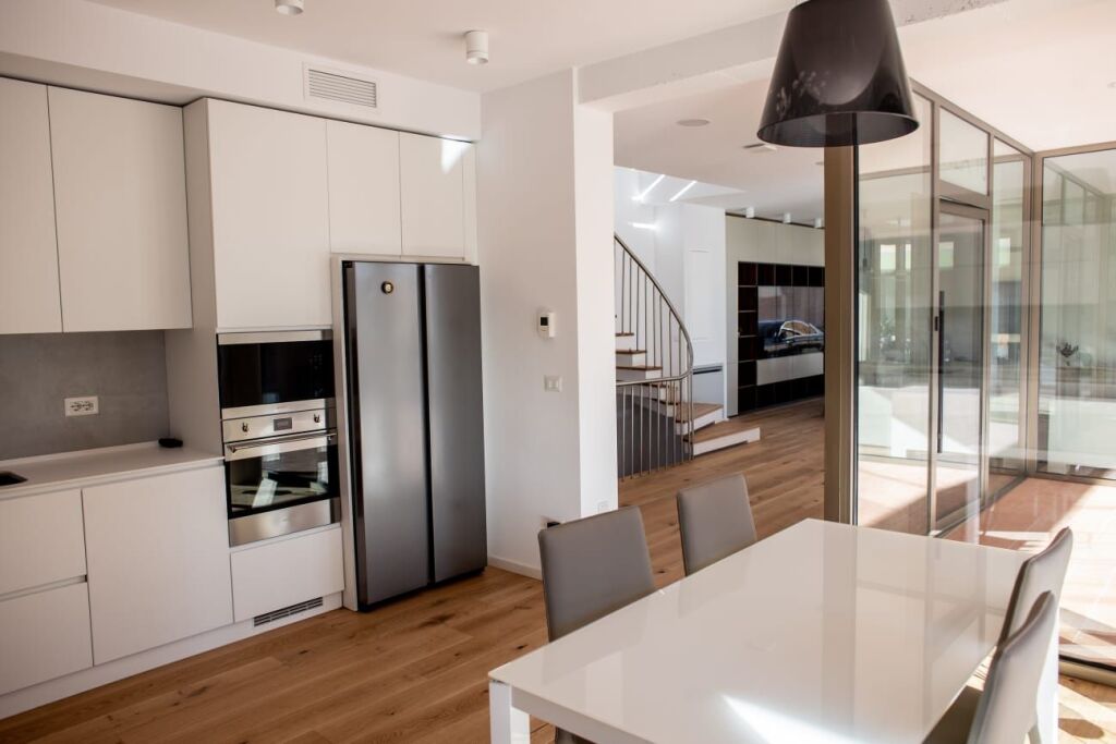 3-storey villa for rent