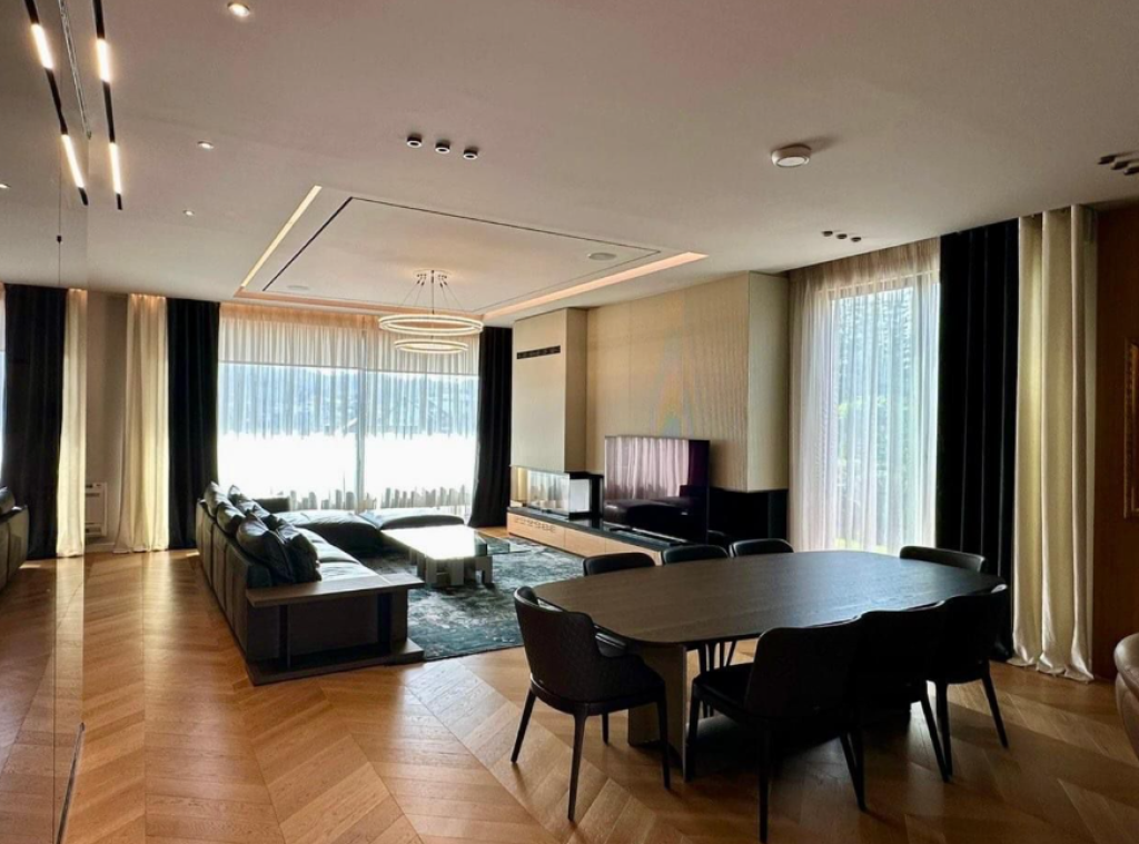 🏡 Vilë 3-Katëshe për Shitje – Mandarin Residence