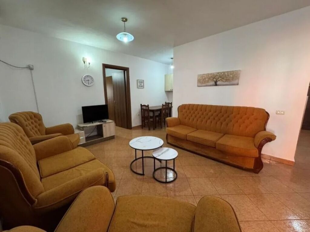 Apartment 1+1 for rent in Myslym Shyri, near Bar Momo-47,000 lek