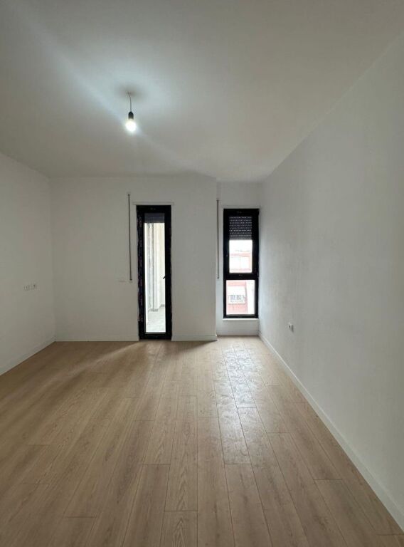 🏡 Shitet Apartament 3+1 te Komuna e Parisit