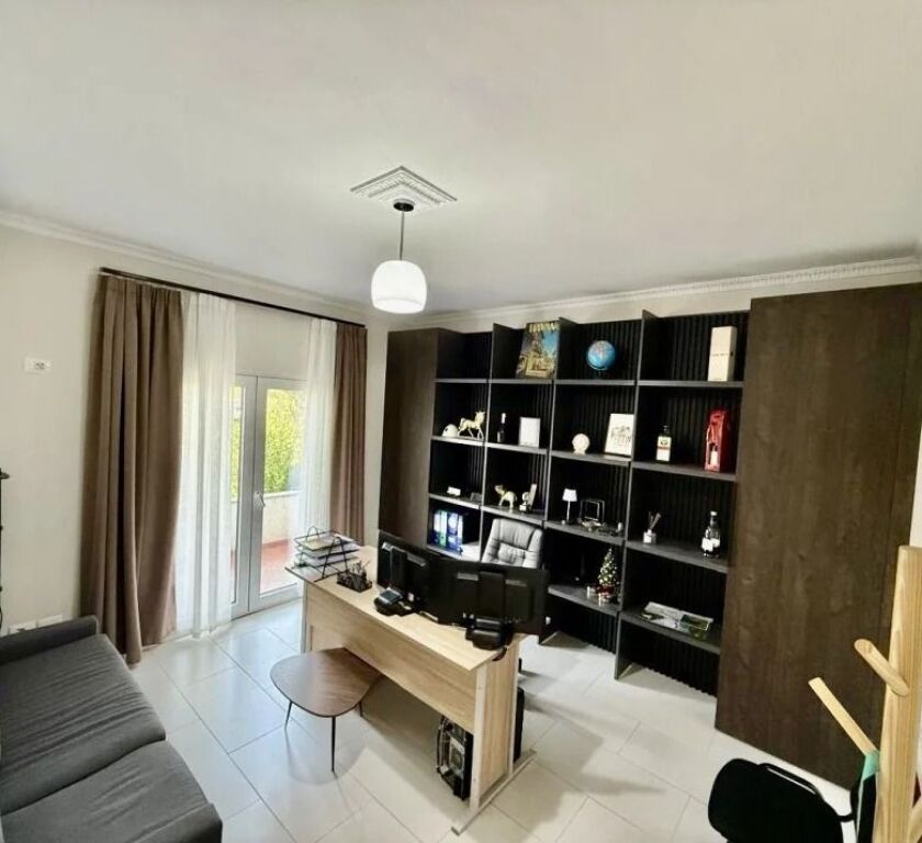 Qera | Ambjent Biznesi | Qytet Studenti | 600 €/muaj