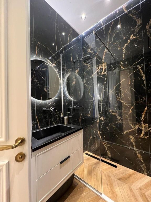 Shitet Apartament 2+1+2,  "Vlorë", Radhimë