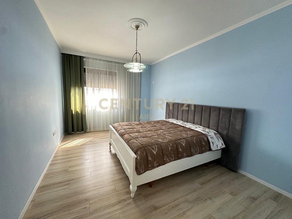 Shitet Apartament 2+1 prane Shkolles "Mihal Grameno"