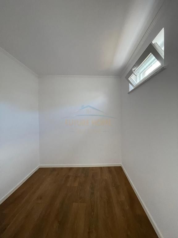 Shitet, Apartament 1+1+Garderobë, Tregu Elektrik , Tiranë.