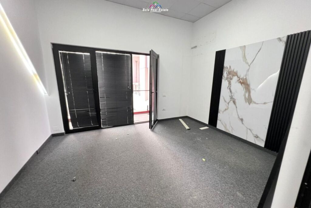 Ufficio in Affitto presso Farmacia 10 (ID BZ2881) Tirana