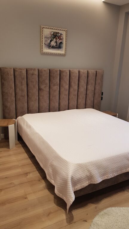 Appartamento 1+1 in affitto presso il sottopasso della Comune di Parigi.