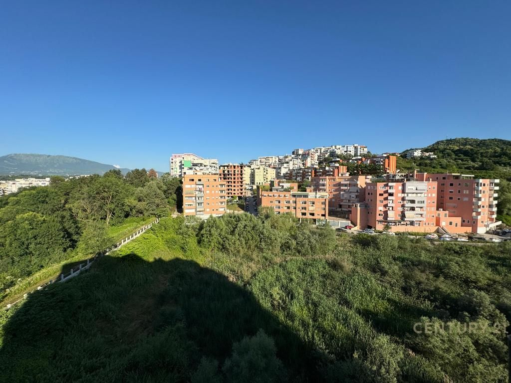 Jepet me Qira Apartament 2+1+Post Parkimi tek Kodra e Diellit!
