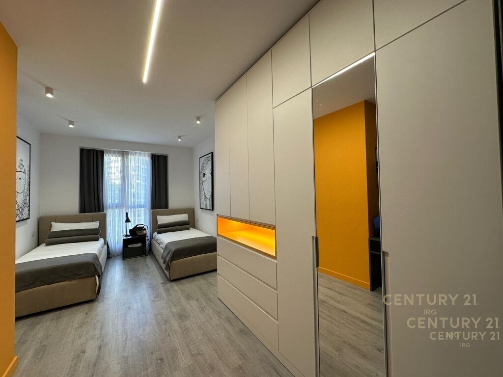 JEPET ME QIRA APARTAMENT 2+1+2 ME POST PARKIMI TEK ISH FUSHA E AVIACIONIT