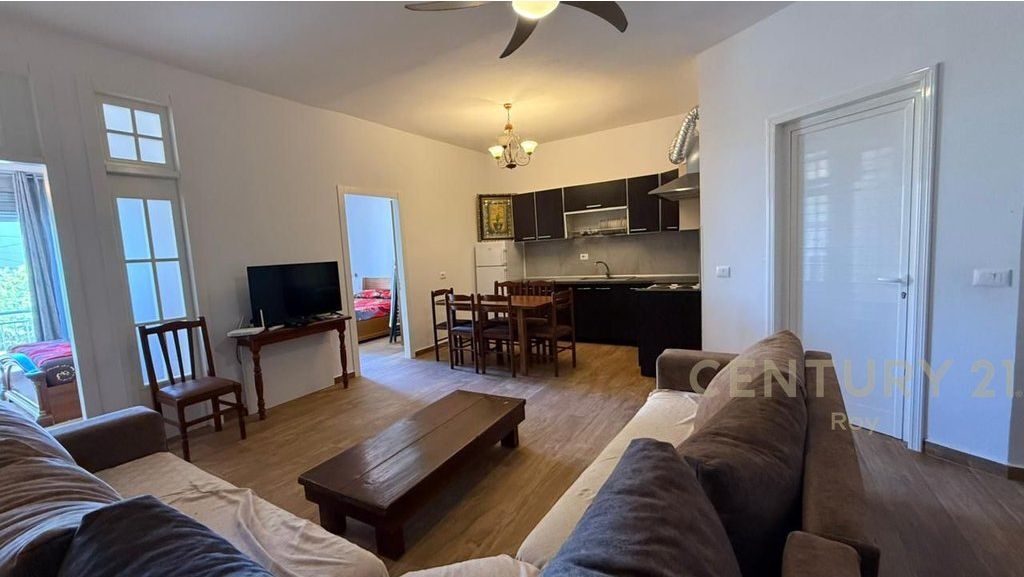 VENDESI APPARTAMENTO 2+1 CON VISTA MARE! A 20M DALLA SPIAGGIA!