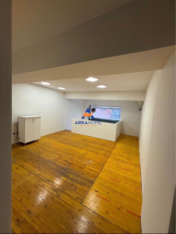 OFFICE SPACE FOR RENT +PARKING POST "AT ELBASAN STREET" 60000 LEKE