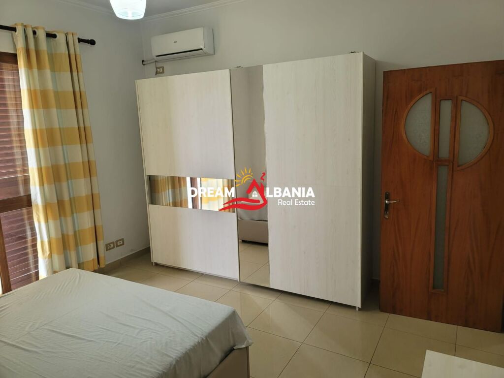 Jepet me qera kati i nje Vile 3 kateshe prane Vilave Amerikane ne Tirane (ID 4241083)
