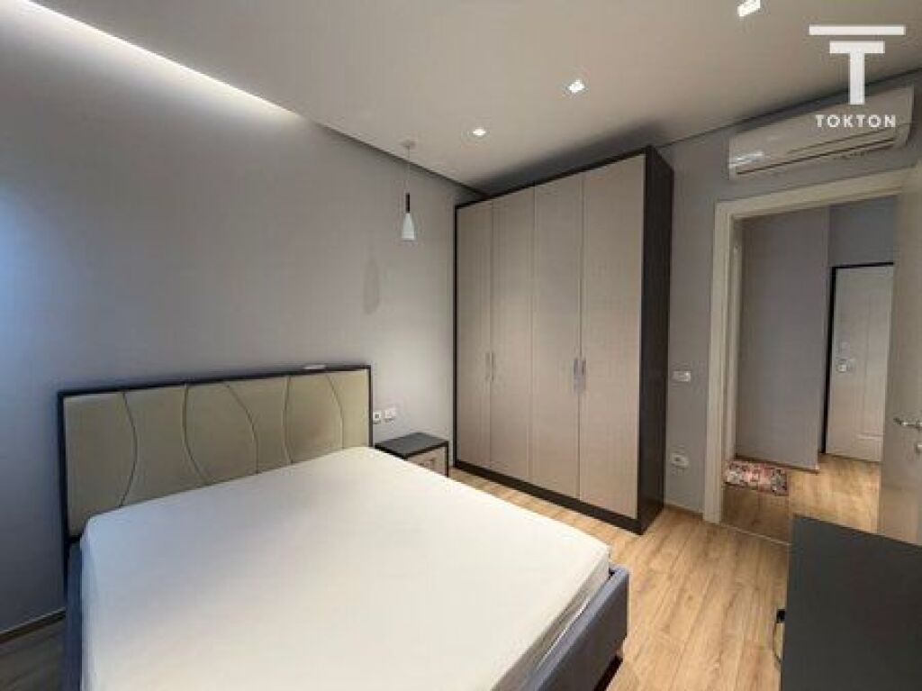 QIRA, APARTAMENT 1+1+POST PARKIMI, KOMPLEKSI DELIORGJI, TIRANË