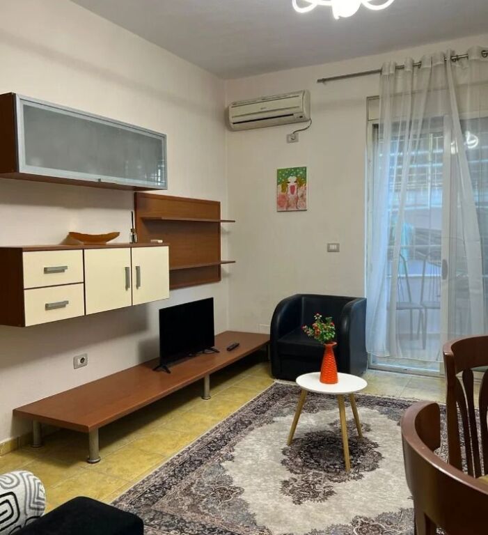 Qera | Apartament 1 + 1 | Rruga Mine Peza | 600 €/muaj