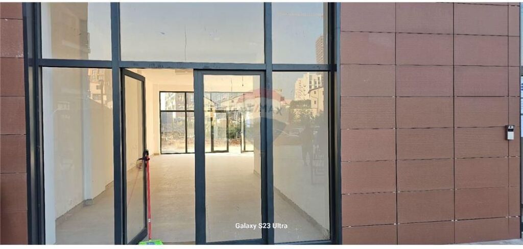 Locale commerciale in affitto in un nuovo complesso in via Jordan Misja!