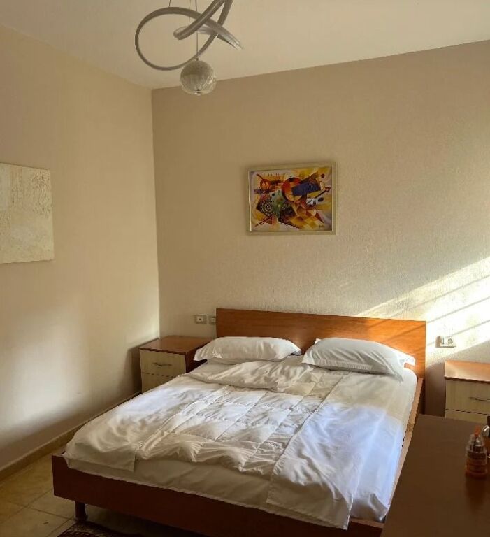 Qera | Apartament 1 + 1 | Rruga Mine Peza | 600 €/muaj