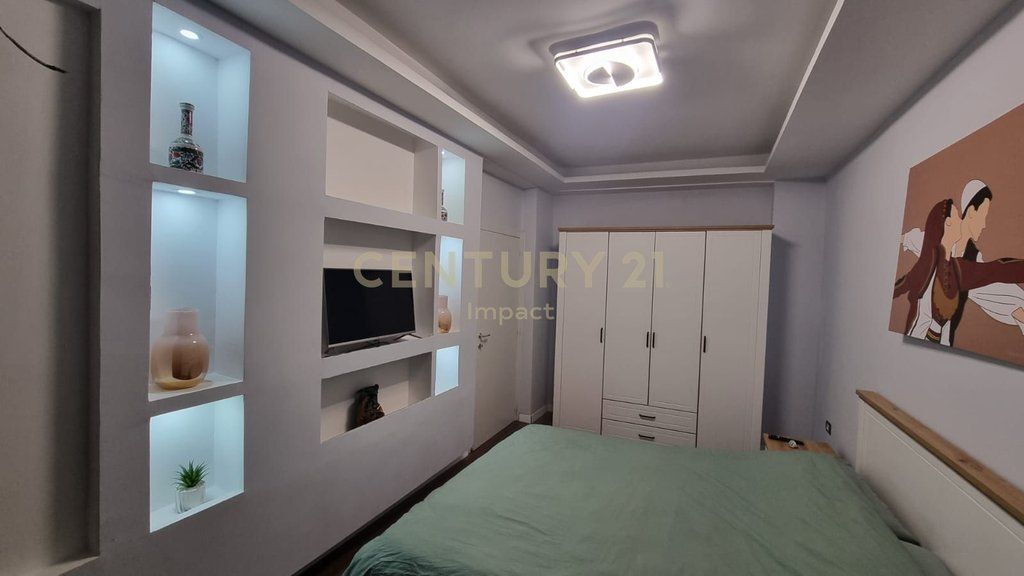 APARTAMENT 2+1 ME QIRA TEK RESTORANT DURRËSI, TIRANË – 900€ / MUAJ