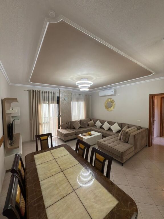 Apartament 2+1 me qira tek Rruga e Kavajes