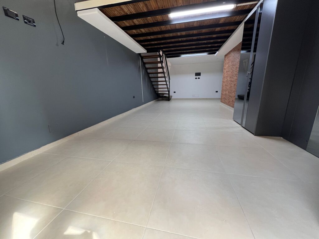 Ambient me qira te Hotel Marinaj Astir