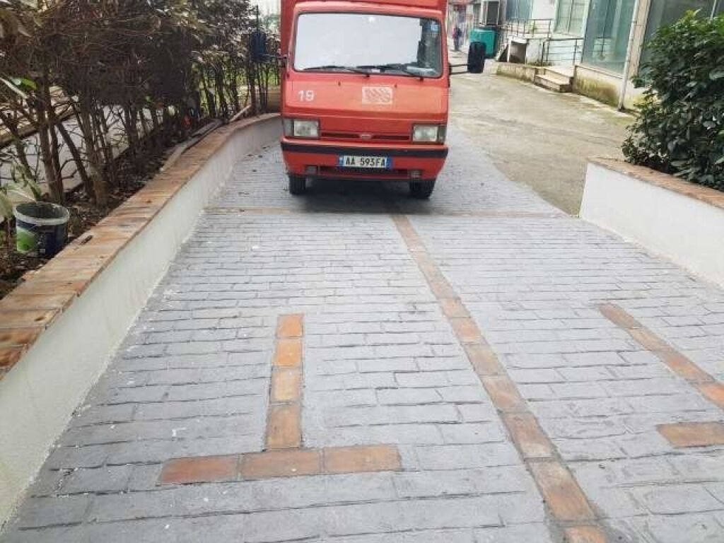 MAGAZZINI IN AFFITTO