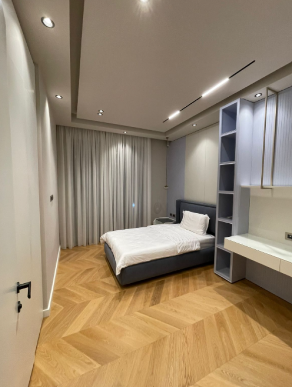 🏡 Vilë 3-Katëshe për Shitje – Mandarin Residence